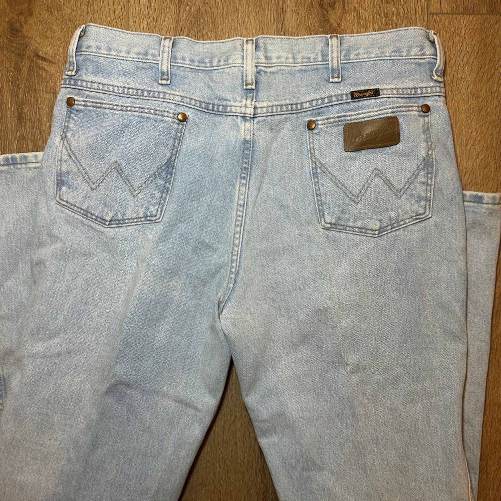 Wrangler Cowboy Cut Straight Fit Mens Jeans Light Wash Blue Cotton Denim 36x32 - Picture 6 of 9